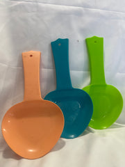 Plastic spoon with handle